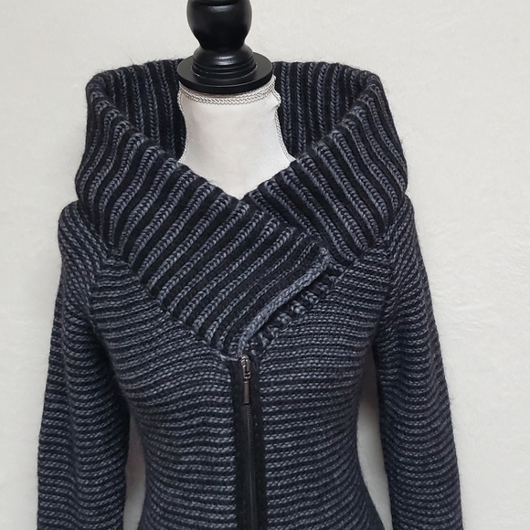 VINTAGE Italian Avante Garde Wool Alpaca Striped Knit Off-Shoulder Sweater Dress - Picture 14 of 15